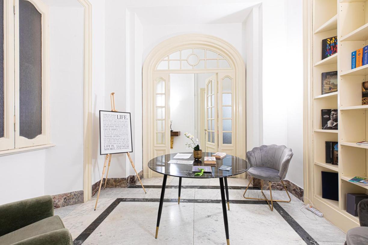 Antonelli Place * Rom